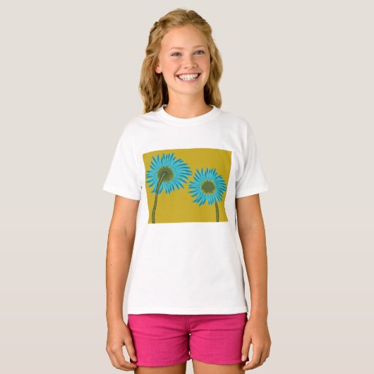 Bold Blue Daisy Art op mosterdgele achtergrond T-shirt (Voorkant volledig)