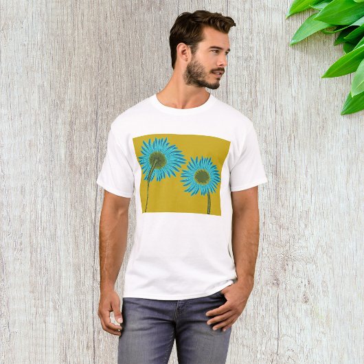 Bold Blue Daisy Art op mosterdgele achtergrond T-shirt