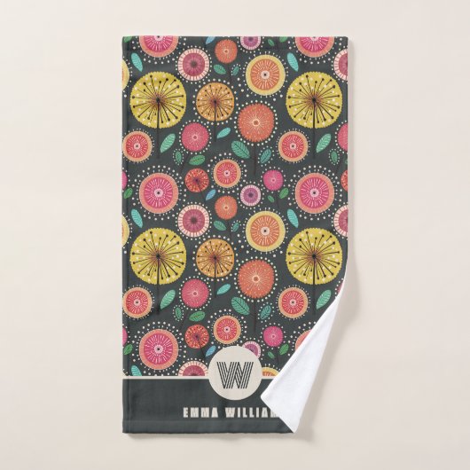 Bold Boho Scandi Folk Floral Custom Monogram Bad Handdoek (Handdoek)