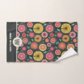 Bold Boho Scandi Folk Floral Custom Monogram Bad Handdoek (Handdoek)
