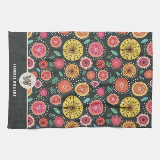 Bold Boho Scandi Folk Flowers Monogram Theedoek (Horizontaal)