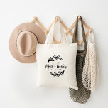 Bold Branch Wedding Monogram Tote Bag<br><div class="desc">Aangepaste gedrukte canvas tassen maken een leuk en functioneel huwelijk in het voordeel van je gasten! Pas de sjabloon aan met de bruid- en bruidenamen of monogram-initialen. Voeg uw trouwdatum, de plaats, de staat of de plaatsnaam of een andere douanetekst toe. Dit moderne rustige logo-stijl ontwerp heeft gewaagde bladvertakkingen met...</div>