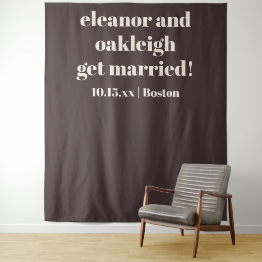 Bold Brown Modern Wedding Custom Photo Backdrop Wandkleed (In situ)