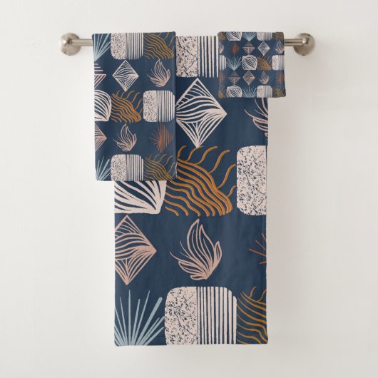 Bold Caribbean Tribal Mudcloth: Navy Blue, Boho Bad Handdoek (Insitu)