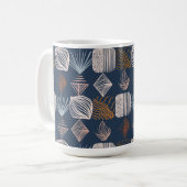Bold Caribbean Tribal Mudcloth: Navy Blue, Boho Koffiemok (Voorkant links)