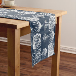 Bold Caribbean Tribal Mudcloth: Navy Blue& White, Korte Tafelloper