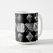 Bold Caribbean Tribal Mudcloth - Zwart & Wit, Koffiemok (Voorkant rechts)