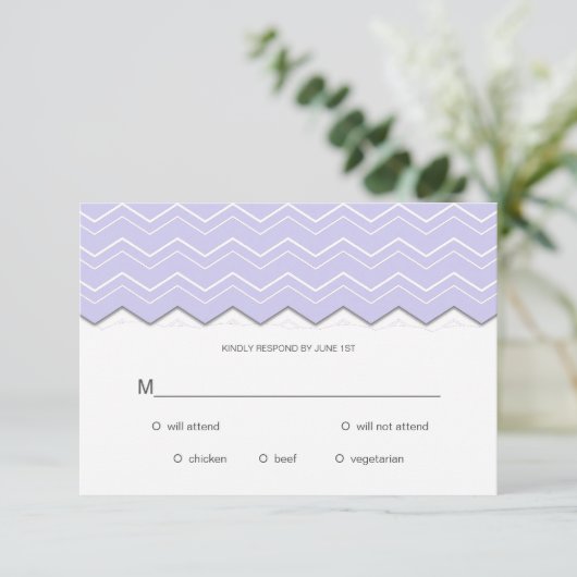 Bold Chevron Lavender Paarse RSVP (Staand voorkant)