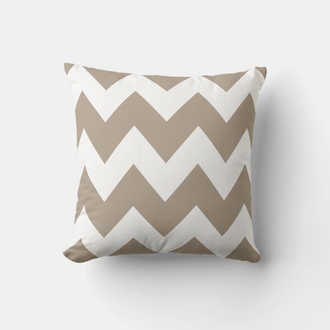 Bold Chevron Zigzag Pattern Beige White Kussen (Voorkant)