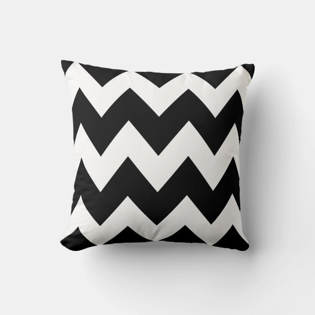 Bold Chevron Zigzag Pattern Black White Kussen (Voorkant)