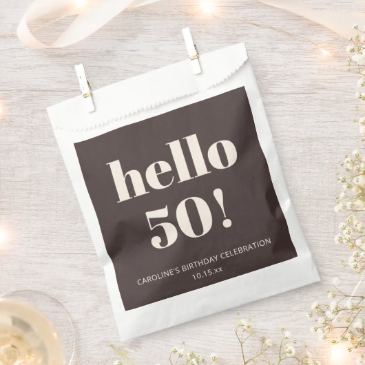 Bold Chic Modern Brown Custom Birthday Party  Bedankzakje (Geknipt)