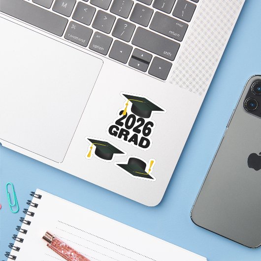 Bold Class van het Afstuderen 2026 Sticker (Laptop met iPhone)