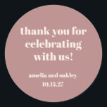 Bold Dusty Roos Retro Custom Wedding Dank u Ronde Sticker<br><div class="desc">Voeg een vleugje charme toe aan uw feest met deze op maat gemaakte stoffige roos bedankstickers. Met een retro-geïnspireerd serif lettertype en een elegante lay-out, zijn deze stickers ideaal voor het afdichten van enveloppen, het decoreren van gunstzakken of het personaliseren van feestdecoratie. De warme stoffige rozen tint combineert prachtig met...</div>