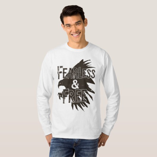Bold 'Fearless & Free' T-Shirt Design – Empowering (Voorkant volledig)