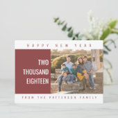 Bold Geometric New Year's fotokaart | Bourgogne Feestdagenkaart (Staand voorkant)