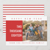 Bold Geometric New Year's fotokaart | Rood Feestdagenkaart (Voorkant / Achterkant)