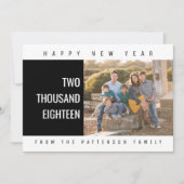 Bold Geometric New Year's fotokaart | Zwart Feestdagenkaart (Voorkant)