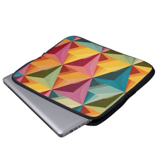 Bold Geometric Triangle Pattern  Laptop Sleeve (Voorkant onderkant)