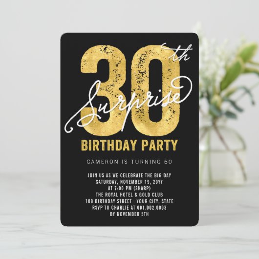 Bold Gold Foil Surprise 30e verjaardagsfeestje Uit Kaart (Staand voorkant)