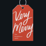 Bold Hand Lettered Zeer Merry Holiday Foto Cadeaulabel<br><div class="desc">Vet handschrift van "zeer grof" boven aangepaste kleurachtergrond. Fotooptie op de achterkant.</div>
