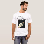 Bold Illustration of Gloved Hand Injecting Syringe T-shirt (Voorkant volledig)