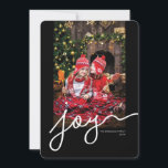 Bold Joy Custom 1-Photo Black Holiday Kaart<br><div class="desc">Deze moderne,  maar klassieke fotovakantiekaart is de perfecte manier om de vreugde van dit vakantieseizoen te uiten. De achtergrondkleur is aanpasbaar. Zoek andere coördinerende producten van Parcel Studios.</div>