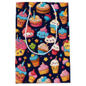 Bold Kawaii Verjaardagspatroon Medium Cadeauzakje (Voorkant)