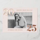 Bold Klasse van 2025 Cream Photo Afstuderen Folie Uitnodiging (Voorkant)