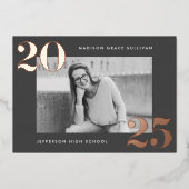 Bold Klasse van 2025 Grijs Foto Afstuderen Folie Uitnodiging (Voorkant)