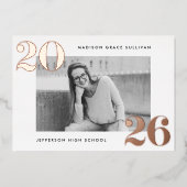 Bold Klasse van 2025 Roos Gouden Foto Afstuderen Folie Uitnodiging (Voorkant)