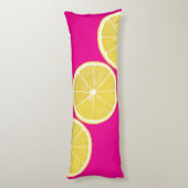 Bold Lemon Slice on Pink Body Pillow Lichaamskussen (Achterkant (Verticaal))