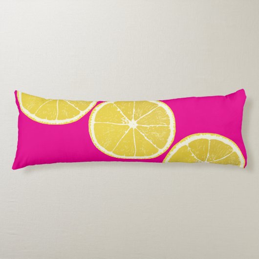 Bold Lemon Slice on Pink Body Pillow Lichaamskussen (Voorkant)