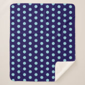 Bold Light Blue Polka Dots op Navy Blue Sherpa Deken (Voorkant)
