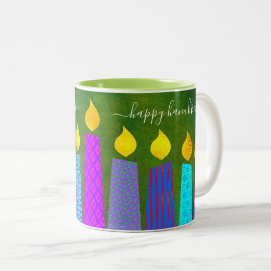 Bold Menorah Candles Happy Hanukkah Script Green Tweekleurige Koffiemok (Voorkant rechts)