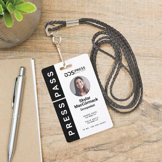 Bold Modern Black Cirkel Foto Pass & Logo Badge
