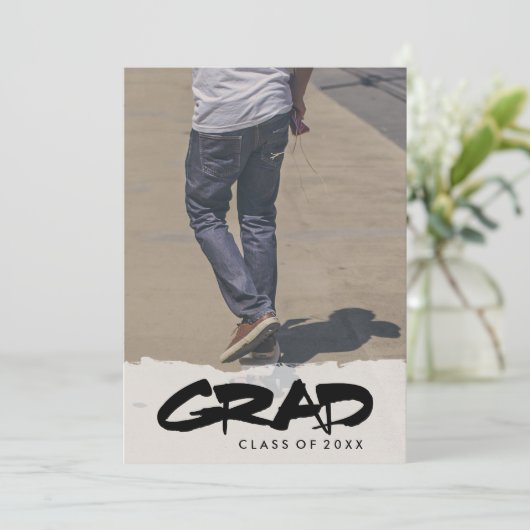 Bold Modern Black Text Boy Graduparty foto Kaart (Staand voorkant)