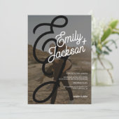 Bold monogram foto's namen boho qr code bruiloft kaart (Staand voorkant)