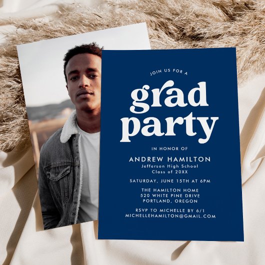 Bold Navy Blue Typography Photo Graduparty Kaart