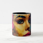Bold Pink Hibiscus en vrouw Abstract Portret Tweekleurige Koffiemok (Center)