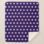 Bold Pink Polka Dots op Navy Blue Sherpa Deken (Voorkant)