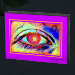 Bold Psychedelic Pop Art Eyes als een vlam Houten Kist Print<br><div class="desc">Een persoonlijke favoriet is dit coole kunstontwerp van de pop met een psychedelisch oog dat brandt met levendige kleuren en lijkt te lijken op een vlam in de pupil met een oranje lijst en een paarse achtergrond. Dit maakt een coole kleine toevoeging aan je galerijwand of als coole bureaukunst.</div>