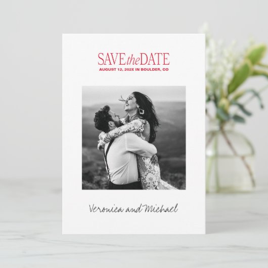 Bold Red Font Modern Photo Save The Date (Staand voorkant)
