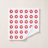 Bold Red Heart Emblem Pattern on White Bad Handdoek (Wasdoekje)