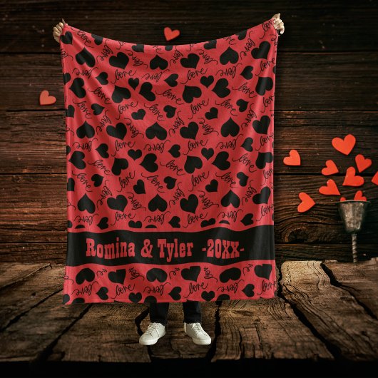 Bold Red Valentijns met Black Heart Pattern Fleece Deken