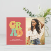 Bold Retro Afstudeerder 1970s Typografie Graduatio Kaart (Staand voorkant)