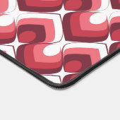 Bold Retro Modern Motif in Pinks Bureaumat (Hoek)