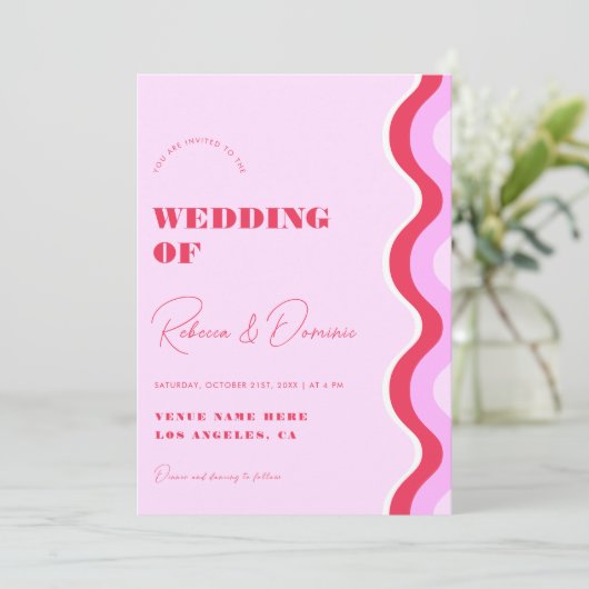 Bold Retro Wave Pink and Red Photo QR Code Weddens Kaart (Staand voorkant)