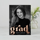 Bold Roos Gold Typografie Foto GraduPartij Folie Uitnodiging (Staand Voorkant)