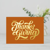 Bold Script Sinaasappel Happy Thanksgivin Folie Feestdagenkaart (Staand Voorkant)