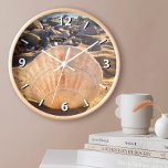Bold Seashell op California Sandy Beach foto<br><div class="desc">Het late middaglicht maakt deze zeeslag op een strand in Zuid-Californië lichtgevend. Ontspan je en reis terug naar je vakantiestrand dagen wanneer je de tijd op deze verbluffende, mooie fotografische muur bekijkt. Uw keuze uit een rond of vierkant klokgezicht. Maakt een geweldig cadeau voor het huishouden! U kunt deze muurklok...</div>